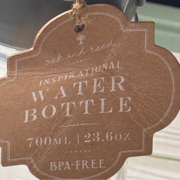 Oak & Reed Water Bottle with Gray  Lid Inspirational Water Bottle 23.6 oz NWT - Picture 5 of 6